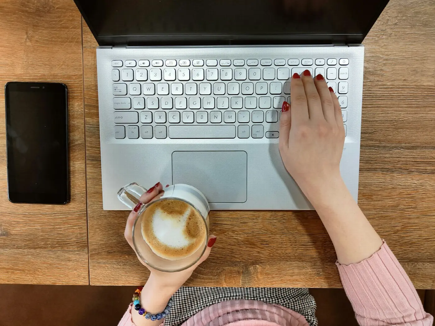 How to Use ChatGPT to Write Social Media Captions and Content Calendars